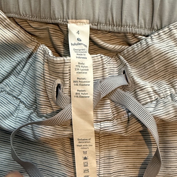 Lululemon Women’s Jogger Pants - Picture 2 of 2